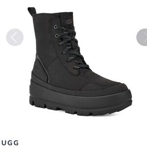 UGG Women's Lug Lace-Up
Boots Waterproof leather Black Size 9 NEW